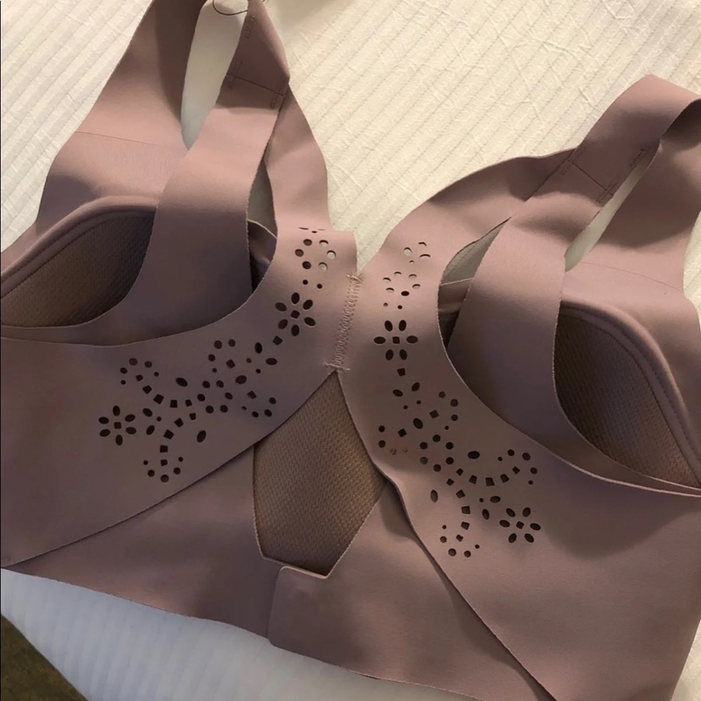 Victoria’s Secret sports bra 32b